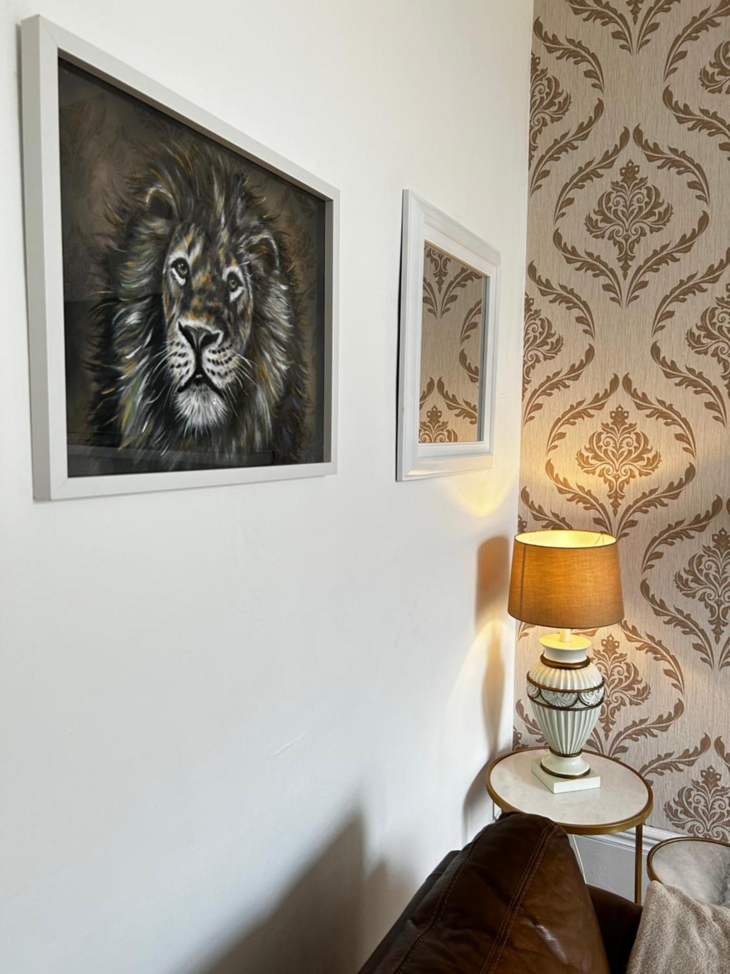 The Lazy Lion - Spacious 2 Bedroom - Town Centre Holiday Home Apartment Port Glasgow Zewnętrze zdjęcie